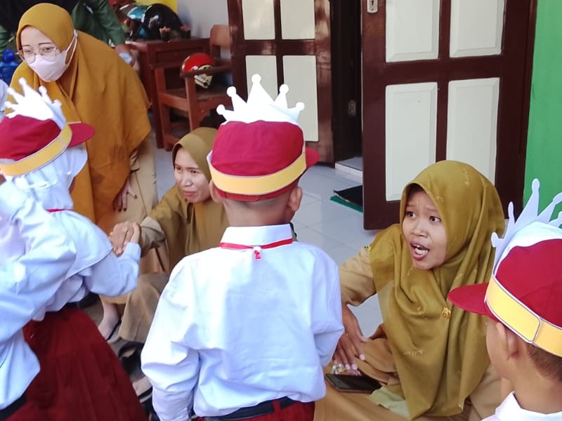 MPLS ( MASA PENGENALAN LINGKUNGAN SEKOLAH)