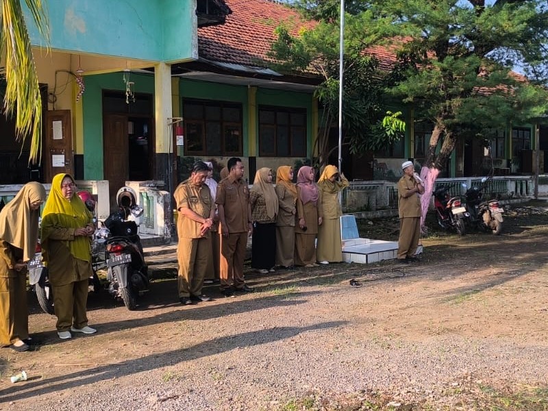 HALAL-BIHALAL DI HARI PERTAMA MASUK SEKOLAH