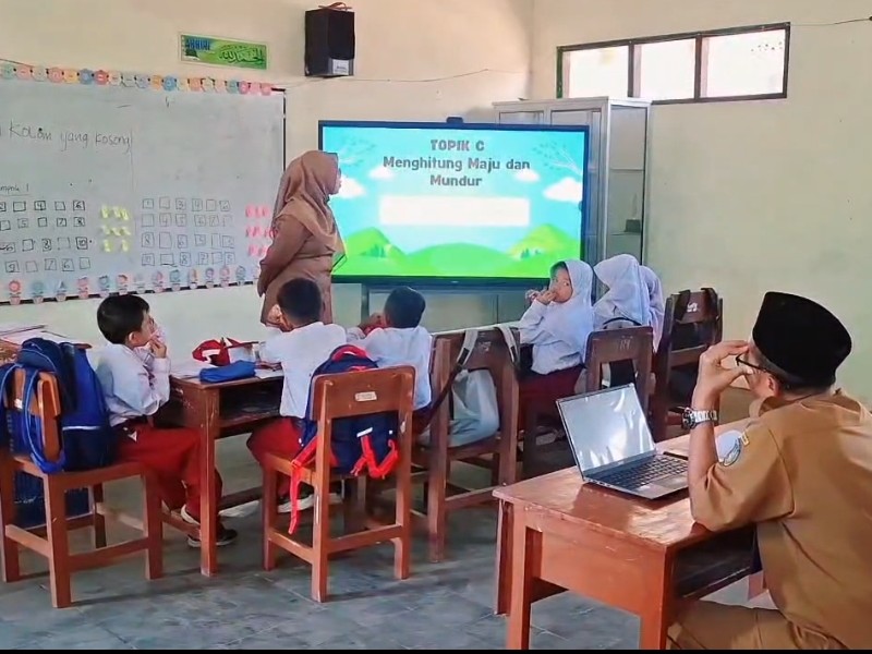KEGIATAN OBSERVASI KELAS 1 DENGAN KEPALA SEKOLAH