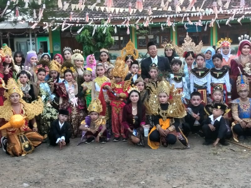 PARADE GEMILANG NUSANTARA DALAM RANGKA MEMPERINGATI HARI KEMERDEKAAN REPUBLIK INDONESIA YANG KE 81