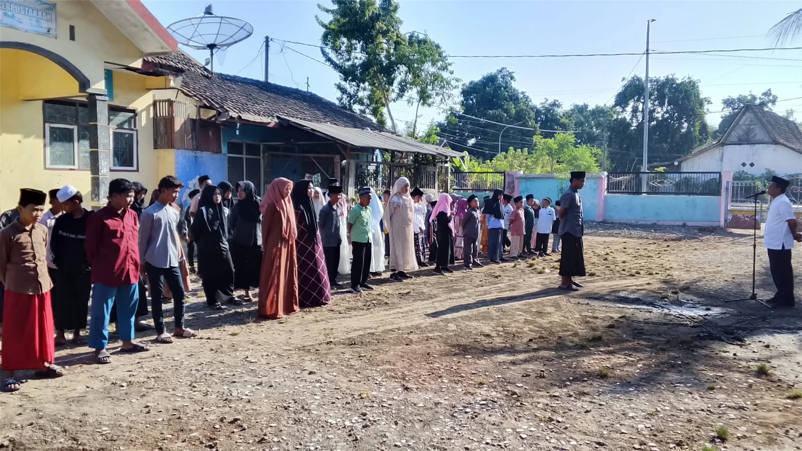 UPACARA MEMPERINGATI HARI SANTRI